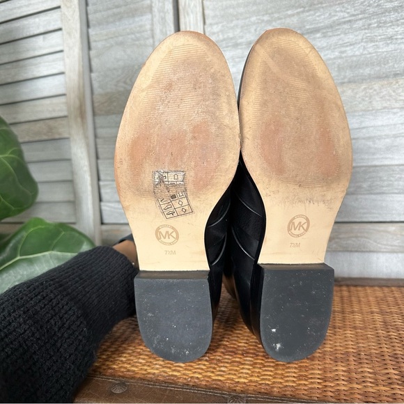 MICHAEL KORS FINLEY ANKLE BOOT - Picture 13 of 14